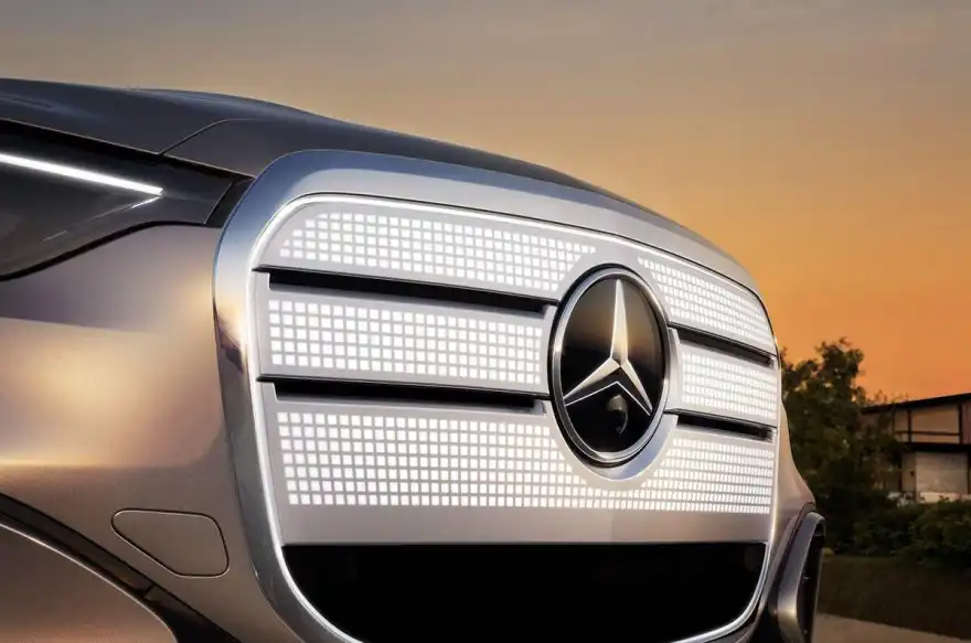 Mercedes-Benz unveils bold illuminated grille for next-gen electric GLC