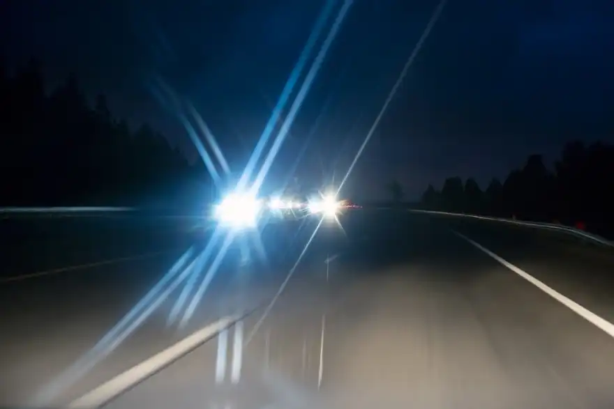 Government to review dazzling car headlights after rise in driver complaints