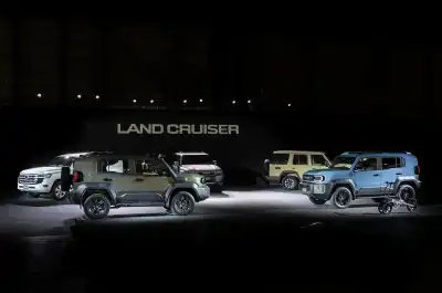 Toyota FJ Cruiser unveiled as a petrol-powered rival to the Defender 90