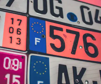 Bright pink plates hit French roads — Here’s why