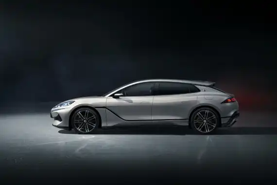 DENZA Z9GT