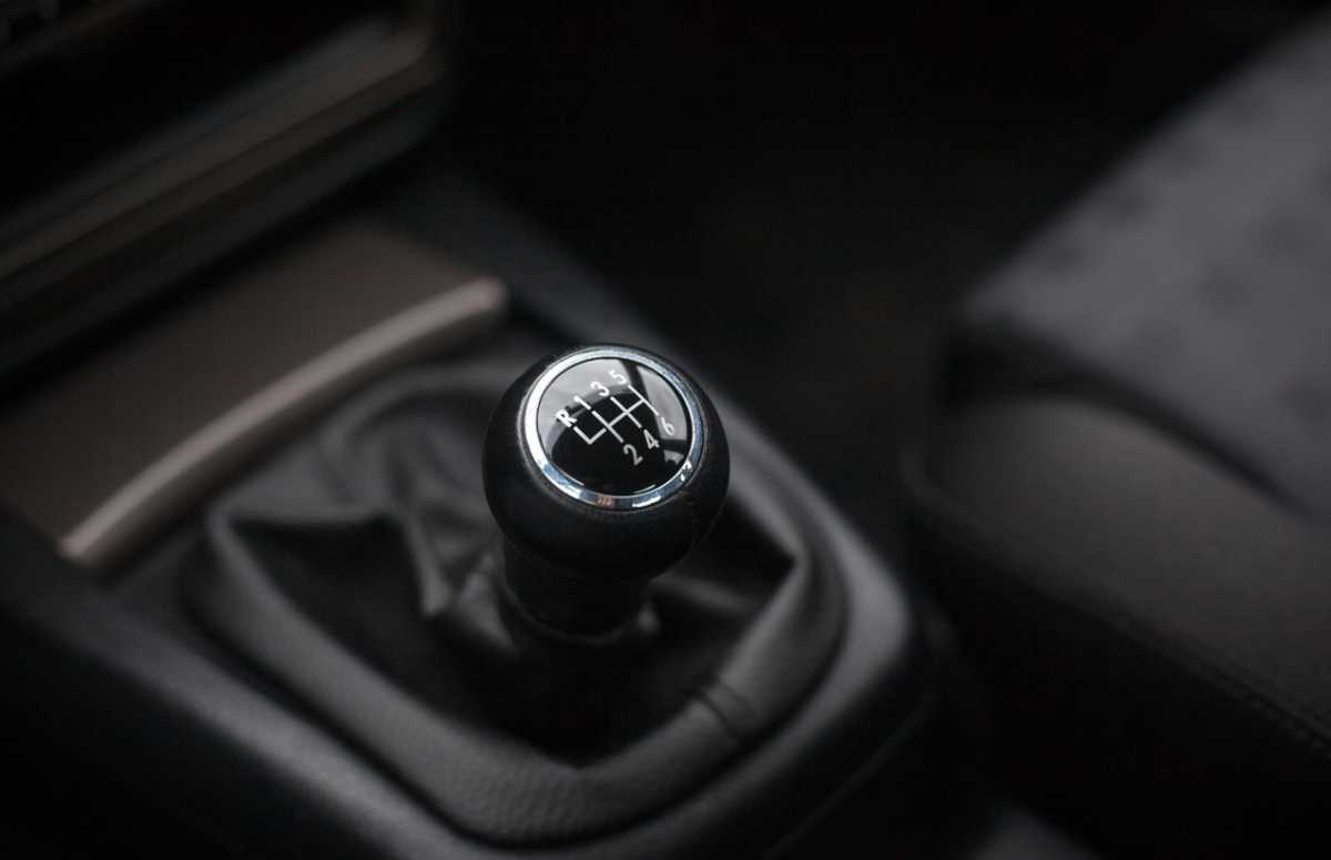 Is the manual gearbox going extinct? Only 23% of new cars keep gear stick