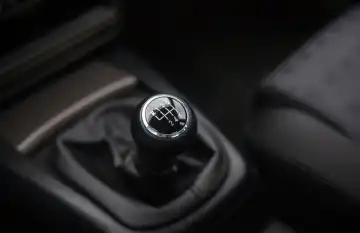 Is the manual gearbox going extinct? Only 23% of new cars keep gear stick