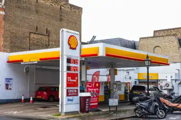 Will petrol be rationed? Minister issues fuel update
