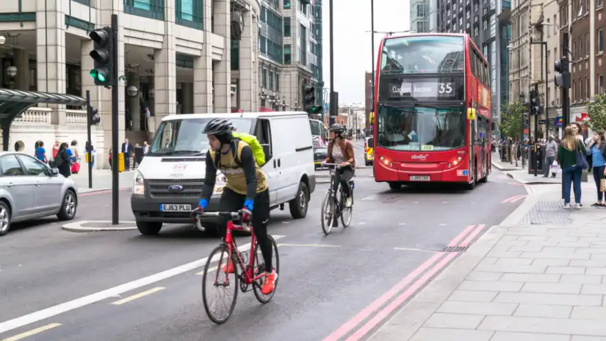 Soaring fuel costs push 1 in 3 London drivers to switch to cycling