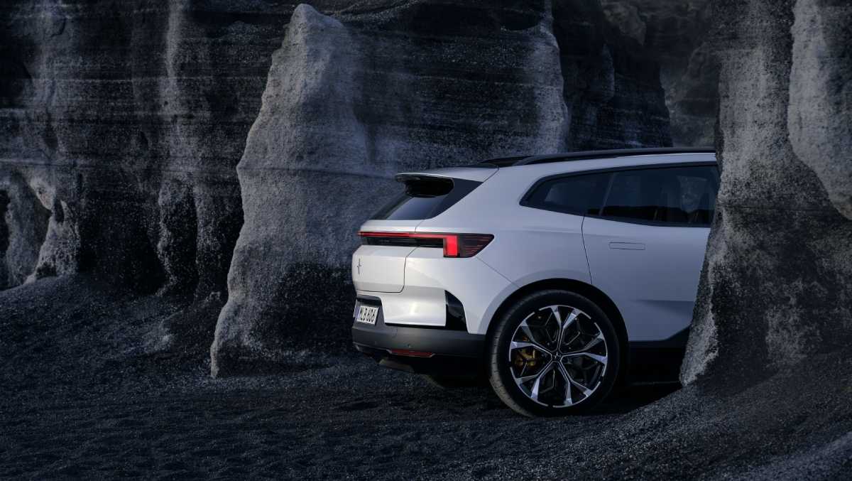 Polestar 4 SUV: lower price, more practicality and the return of the rear window