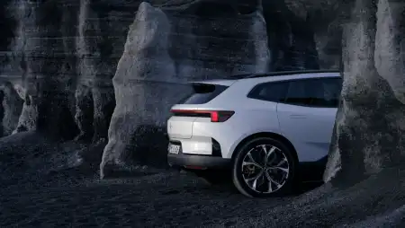 Polestar 4 SUV: lower price, more practicality and the return of the rear window