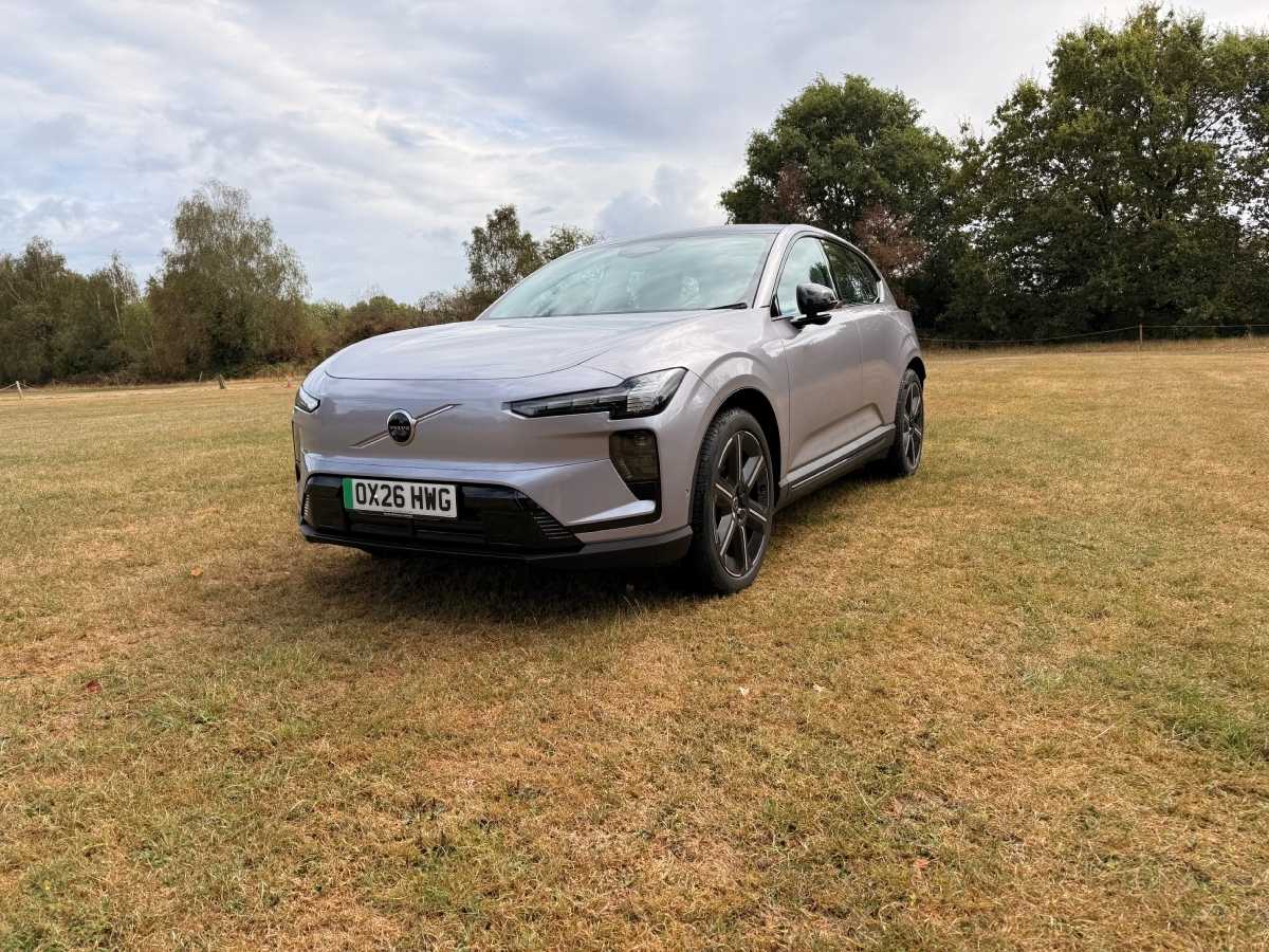 Volvo EX60 (2026 - )