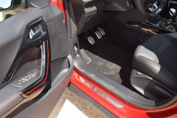 2016 Peugeot 2008 Review