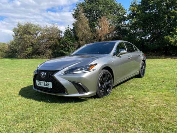 Lexus ES F Sport Takumi Pack