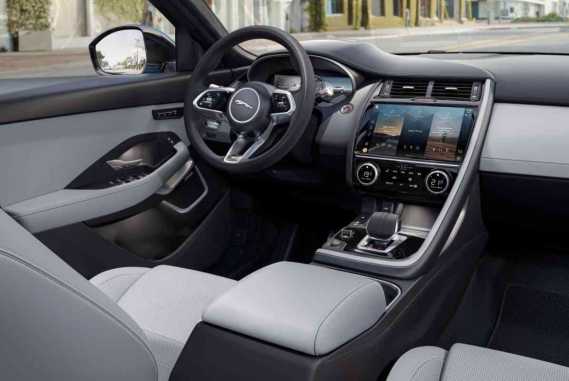 Jaguar E-Pace P300