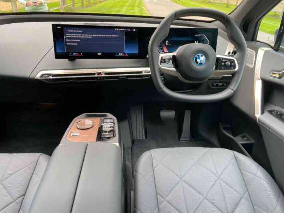 BMW iX M60