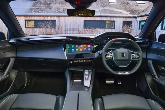 Peugeot 408 GT Hybrid 225