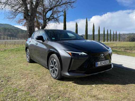 Lexus RZ 450e
