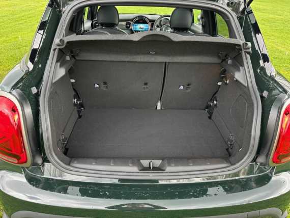 MINI 5-door Hatchback Cooper Resolute Edition