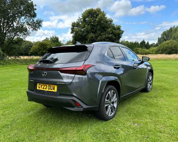 Lexus UX 300e