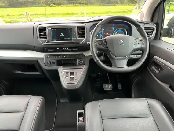 Peugeot e-Traveller