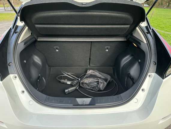 Nissan LEAF Shiro