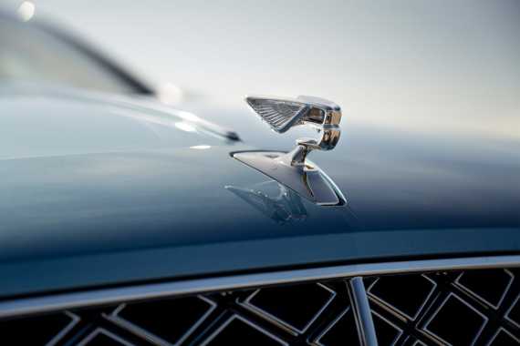 Bentley Flying Spur Hybrid Mulliner