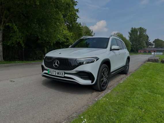Mercedes-Benz EQB 250+ AMG Line Executive