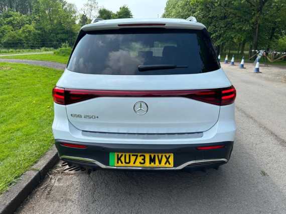 Mercedes-Benz EQB 250+ AMG Line Executive