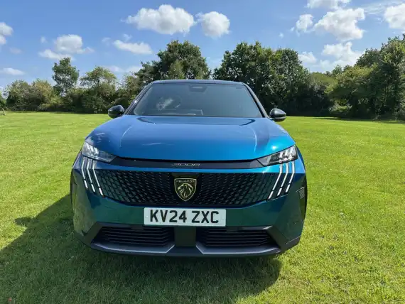 Peugeot 3008 GT Hybrid 136 e-DSC6