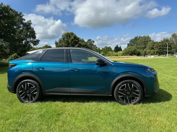 Peugeot 3008 GT Hybrid 136 e-DSC6