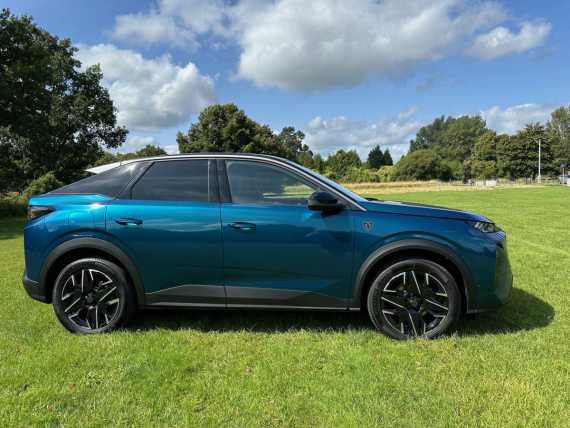 Peugeot 3008 GT Hybrid 136 e-DSC6
