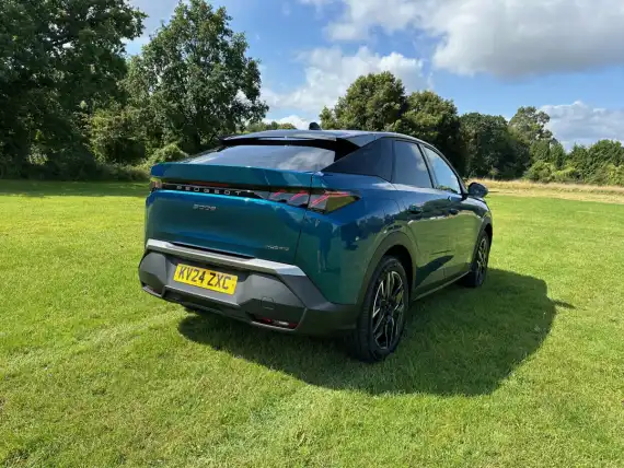 Peugeot 3008 GT Hybrid 136 e-DSC6