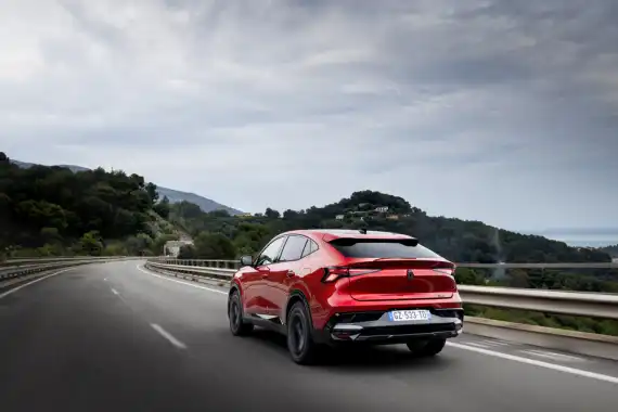 Renault Rafale E-Tech 4WD 300hp Plug-in Hybrid