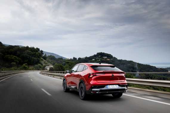 Renault Rafale E-Tech 4WD 300hp Plug-in Hybrid