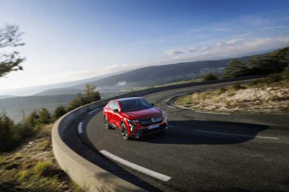 Renault Rafale E-Tech 4WD 300hp Plug-in Hybrid