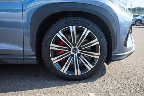 BYD Sealion 7