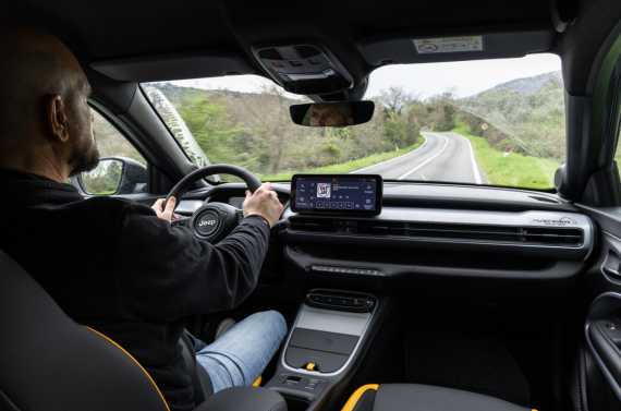 Jeep Avenger 4xe Review