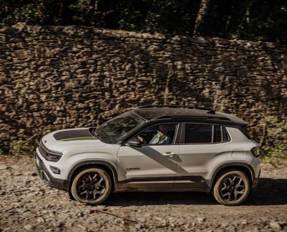 Jeep Avenger 4xe Review