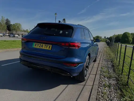 Audi Q6 e-tron quattro Launch Edition