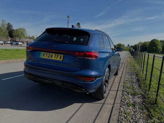 Audi Q6 e-tron quattro Launch Edition