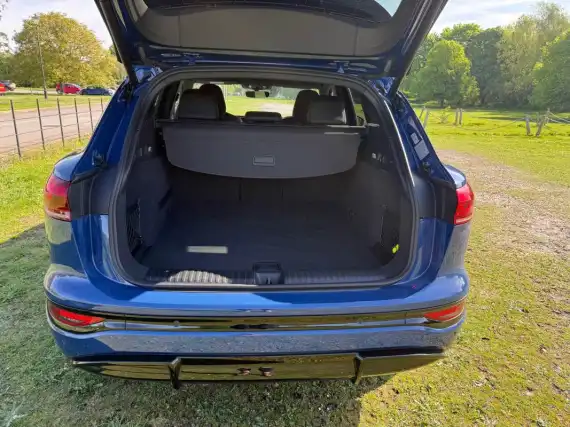 Audi Q6 e-tron quattro Launch Edition