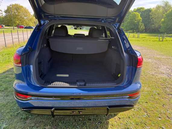 Audi Q6 e-tron quattro Launch Edition