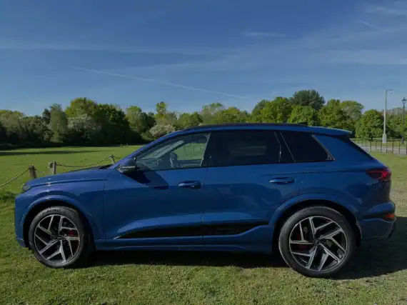 Audi Q6 e-tron quattro Launch Edition