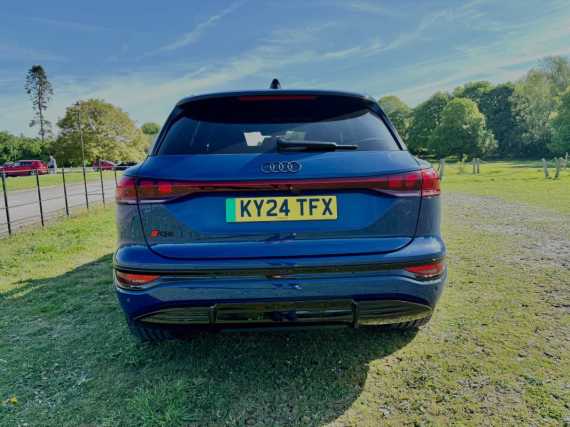Audi Q6 e-tron quattro Launch Edition