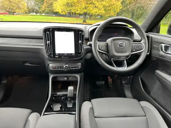 Volvo EX40