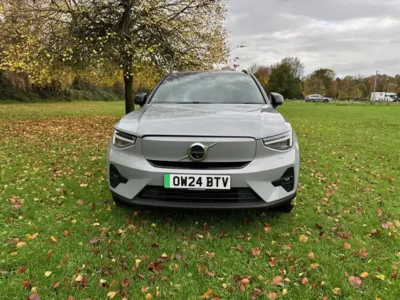 Volvo EX40