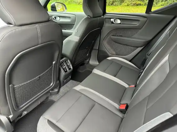 Volvo EX40