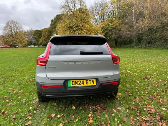 Volvo EX40