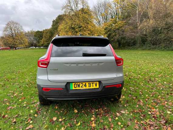 Volvo EX40