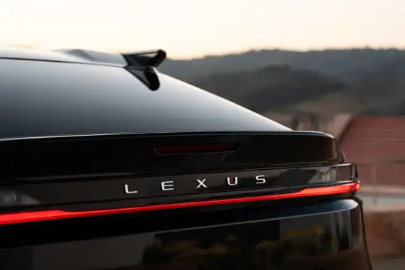 Lexus RZ