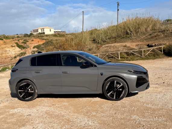 Peugeot E-308