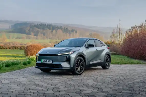 All-new Toyota C−HR+