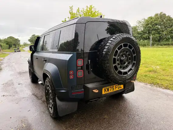 Land Rover Defender OCTA